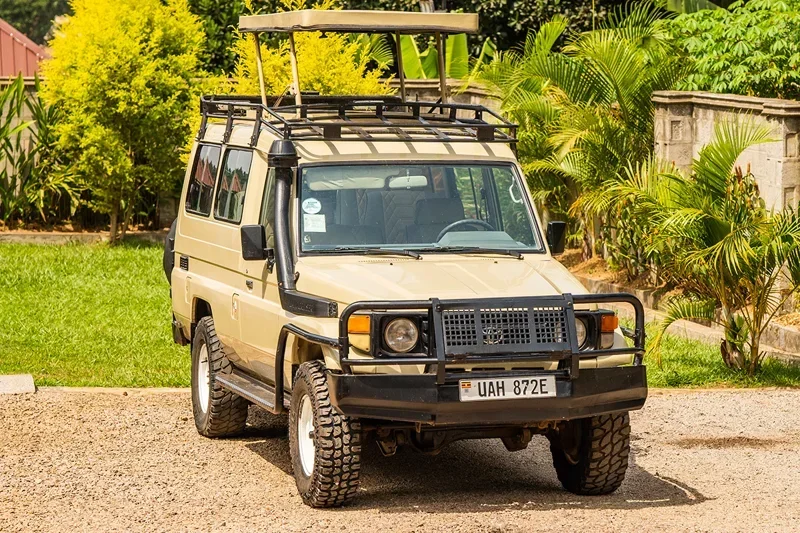 Toyota Land Cruiser - Hard top